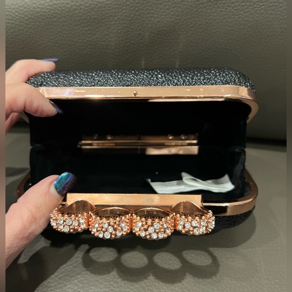 Elegant Black and Gold Clutch - Picture 3 of 5
